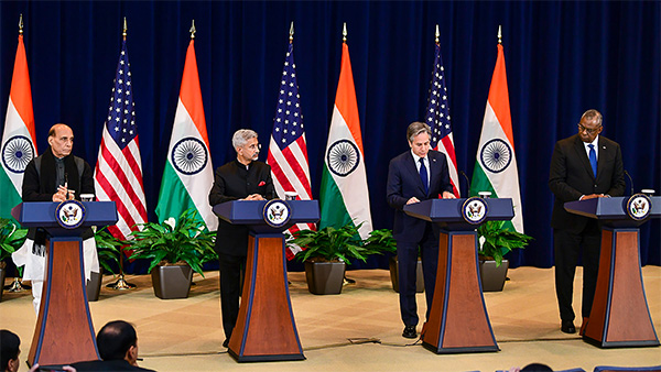 கவனித்து வருகிறோம்