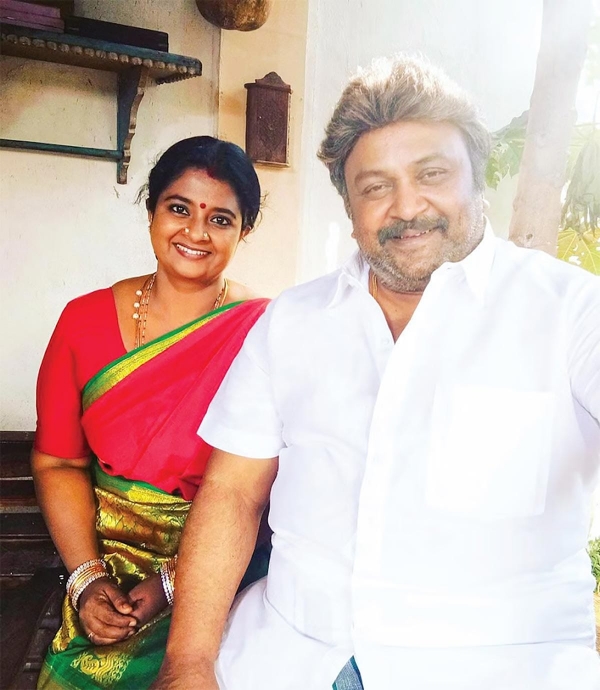Siragadikka aasai serial Vijaya Actress Anila Sreekumar acting actor prabhu