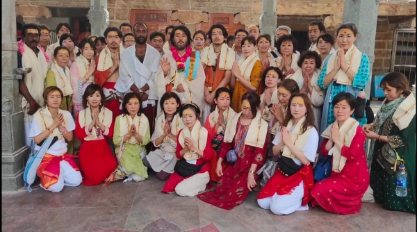 Devotees from Japan visit Palani Murugan temple