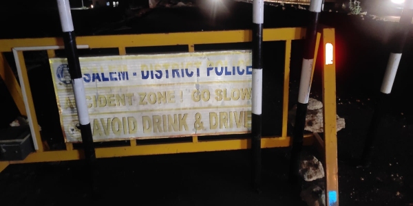 The sons who threw their mother by the roadside in Salem The sons who threw their mother by the roadside in Salem