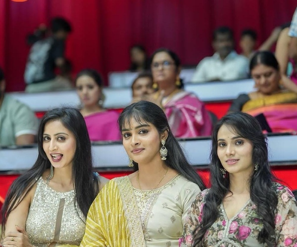Zee Tamil Golden Awards has been held to celebrate