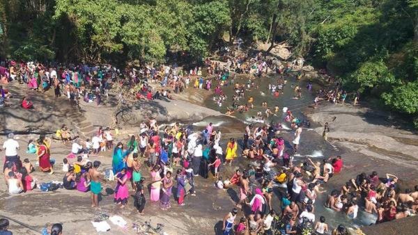 To beat summer heat huge number of people headed to Coimbatore kutralam To beat summer heat huge number of people headed to Coimbatore kutralam