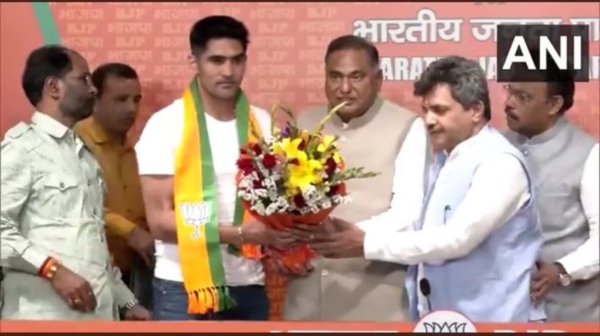 Olympic medalist boxer Vijender Singh quits Congress to join BJP