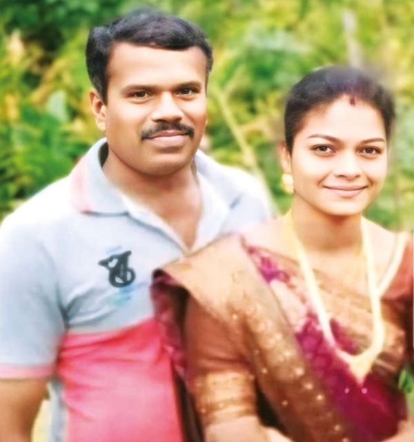 A couple who returned from Theni Veerapandi Goumariamman temple died in an accident A couple who returned from Theni Veerapandi Goumariamman temple died in an accident