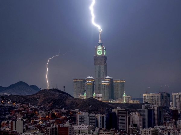 Severe thunderstorm warning for Saudi Arabia People asked to avoid water areas