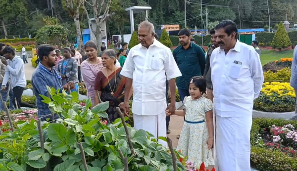 Speaker appavu went on a trip to Kodaikanal with his family