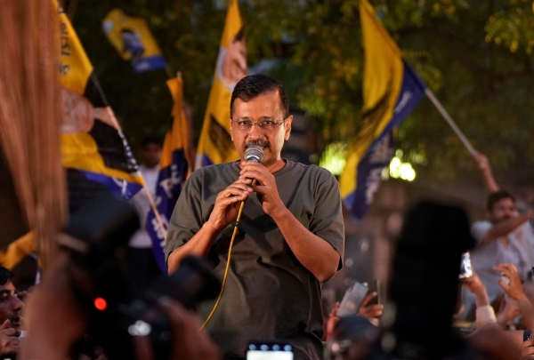 Delhi CM Arvind Kejriwal says he will visit to Hanuman Mandir tomorrow