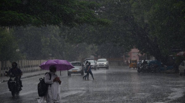 Meteorological Department announced that there will be rain with thunder and lightning in 3 districts of Tamil Nadu