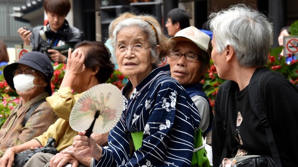 Do you know how Japanese people live super century