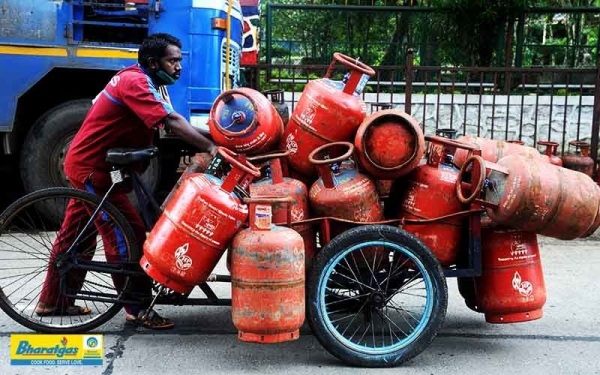 LPG connection likely to be canceled if fingerprint is not submit by 31st May