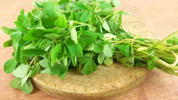 Can Diabetics take Fantastic Fenugreek Leaves and Venthaya Keerai is the Best Uses of Healthy Skin Hair Eyes Kidneys