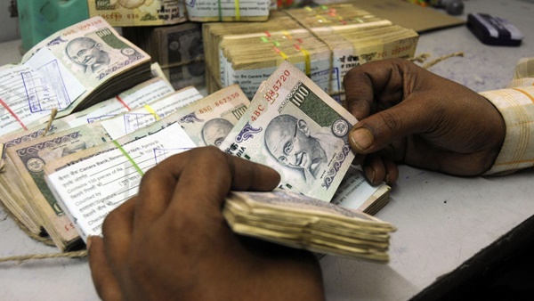 Vellore farmer who is going to get compensation of 25 lakh rupees from the bank that took the loan