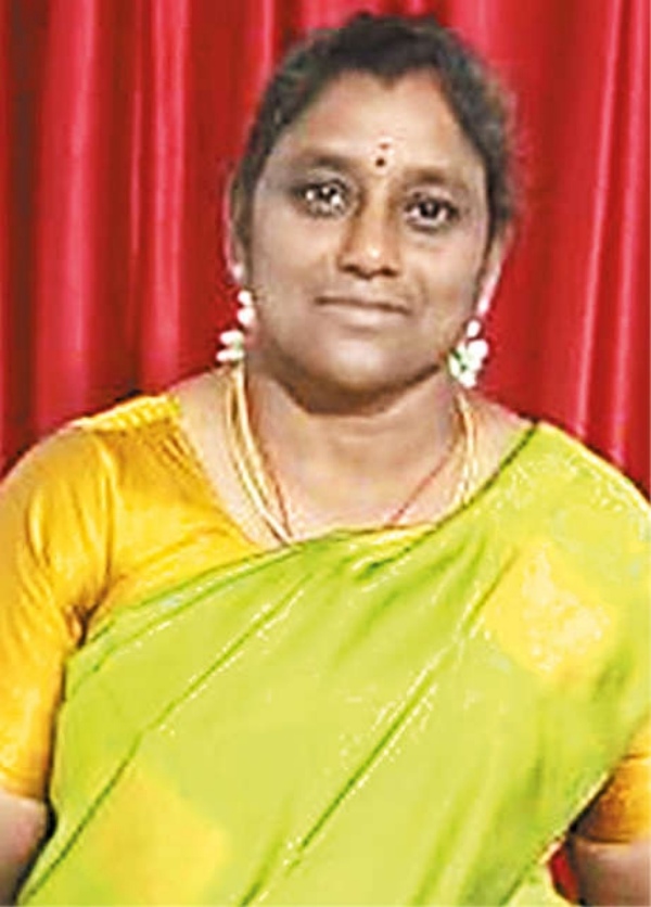 A woman cop who was returning home after work in Namakkal died in an accident with a lorry