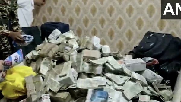 ED officials seize Rs 20 crore from Jharkhand minister s secretary House