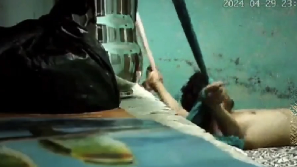 Psycho wife arrested for tying up her husband and tortured in Uttar Pradesh Psycho wife arrested for tying up her husband and tortured in Uttar Pradesh