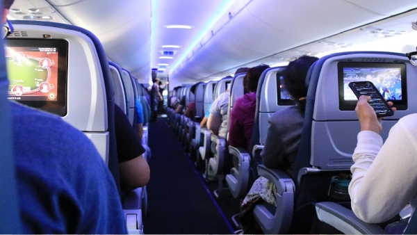 A youth from Tuticorin drank alcohol mid-air on a flight from Delhi to Chennai