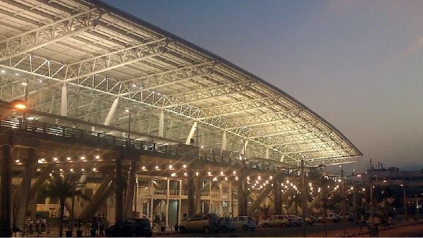 Dogs Roaming at Chennai Airport Fear Passengers