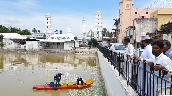 Nagapattinam Nagore Dargah and and why did Nagore Andavar Darha pond turned into the Green Color today