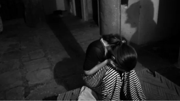 Chennai Valasaravakkam woman induced minor girls who are studying with her daughter
