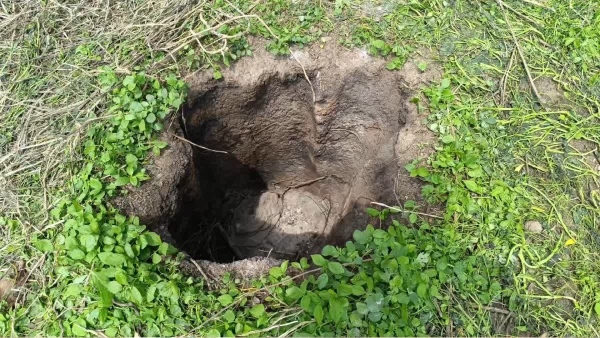 Sudden sinkhole has occurred near Tirupathur was created panic among the people