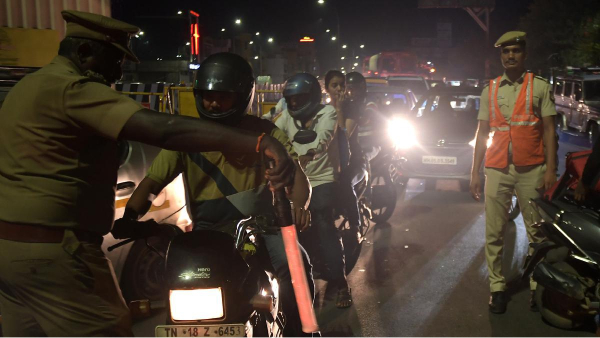 Police should not chase away public on beach at night PIL filed in Chennai High Court