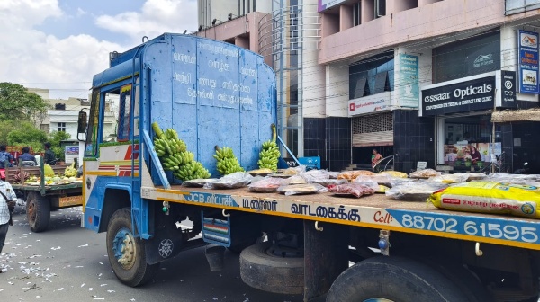 The uncle surprised her younger sisters childrens