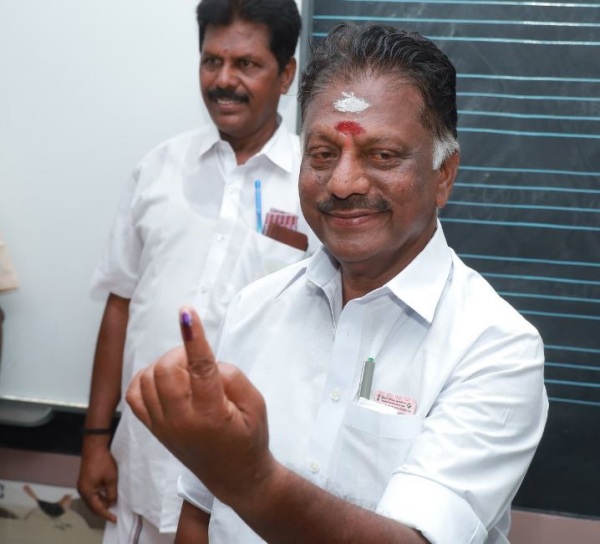 Confusion in AIADMK against Edappadi Palaniswami