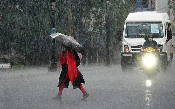 Weather Heavy rain red alert and Orange alert for the districts in Tamil Nadu