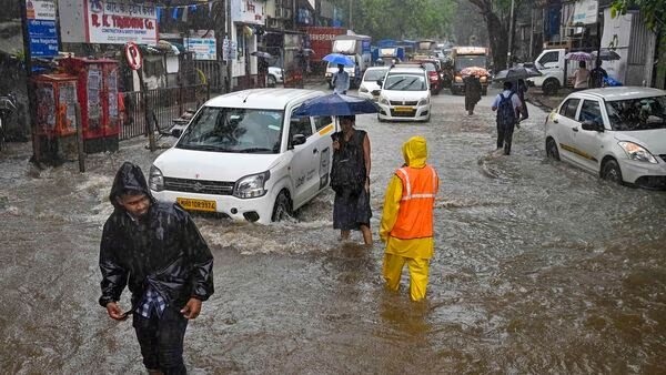 Red alert has been issued for very heavy rain in Tamil Nadu from today to May 21