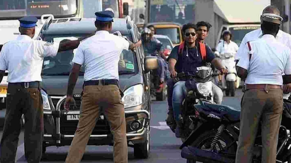 Penalty for not wearing seat belt on two-wheeler NTK Idumbavanam Karthik