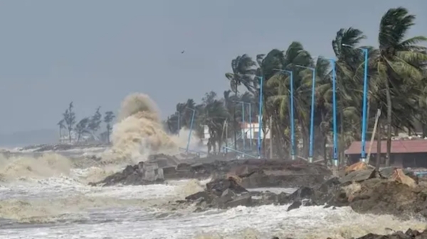 Fishermen warned not to go to Bay of Bengal and Arabian Sea due to Cyclone Riemel Fishermen warned not to go to Bay of Bengal and Arabian Sea due to Cyclone Riemel