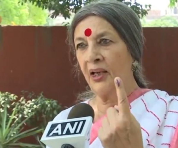 CPI M leader Brinda Karat slams election commission after she waiting at her polling booth due to battey issue