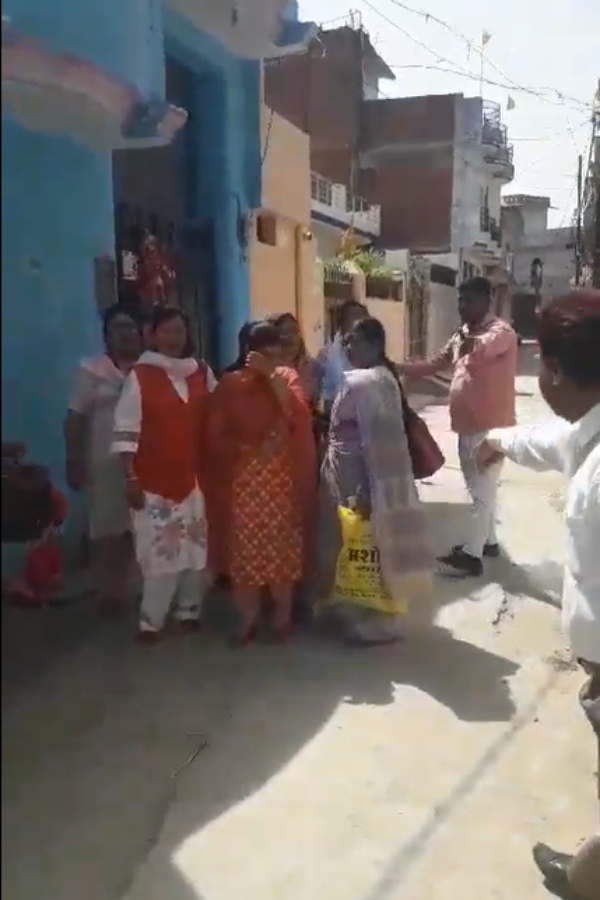 Kanpur Father brings divorced daughter home with Band baja what happened in Uttar Pradesh