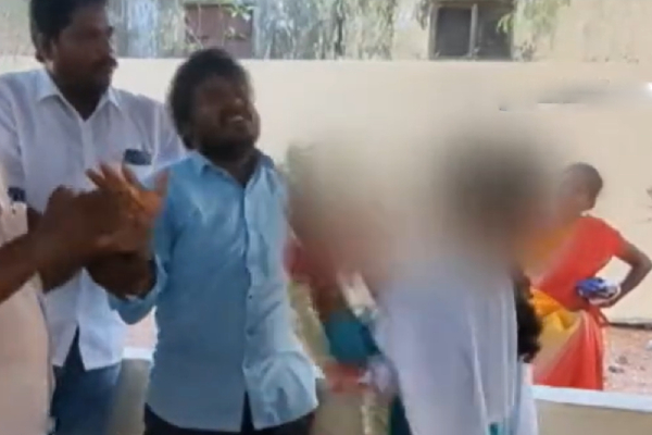 After 9 year love woman nurse gets marriage with his lover in cuddalore After 9 year love woman nurse gets marriage with his lover in cuddalore