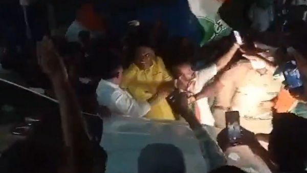 Karnataka Deputy CM DK Shivakumar slaps congress party worker in Haveri