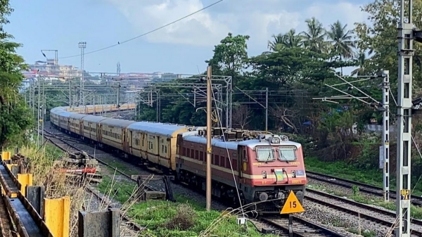 Railway says that danger chain was worked properly in kollam express