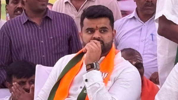 Prajwal Revanna raped my mother Forced me to take off my clothes on video call women Complaints Prajwal Revanna raped my mother Forced me to take off my clothes on video call women Complaints