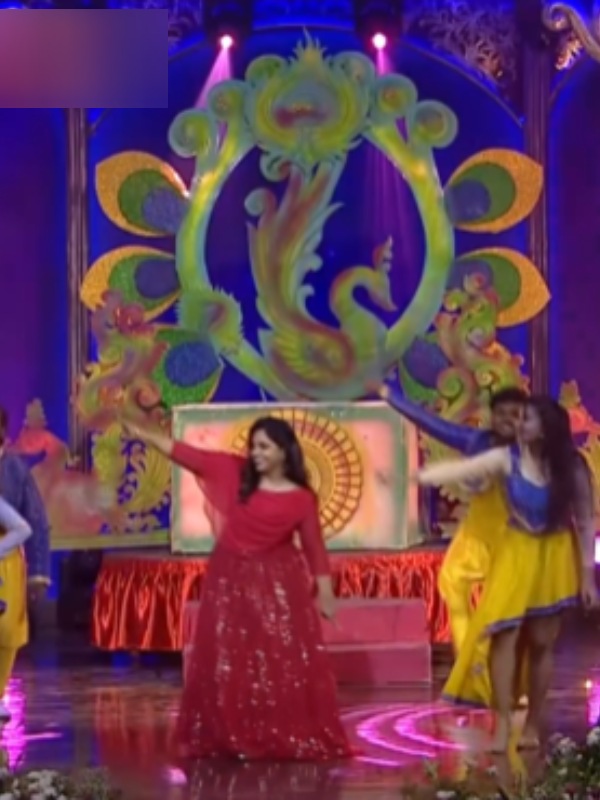 GV Prakash wife Saindhavi judge in the Tamil show Sarigamapa