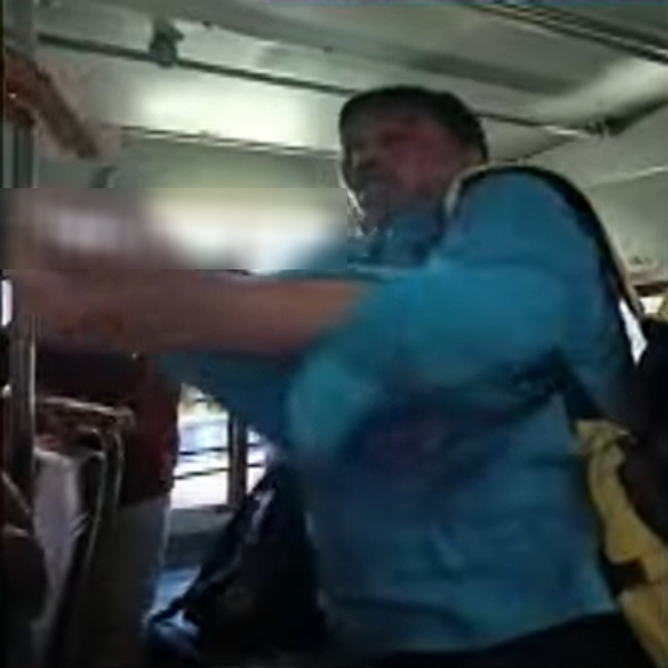 Confronts over seat Two passengers Fight Fiercely inside MTC Bus in Chennai Broadway