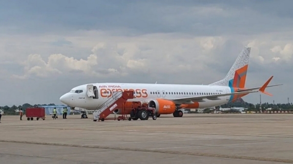 Thiruvananthapuram to Bengaluru flight makes emergency landing in tamil nadu