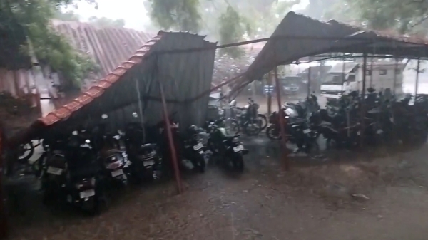 Coimbatore people were happy as heavy rains lashed Gandhipuram peelamedu Kuniyamuthur Kaundampalayam