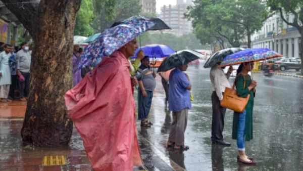 Heavy rain is expected for next 2 hours in 30 districts warns Chennai meteorological dept