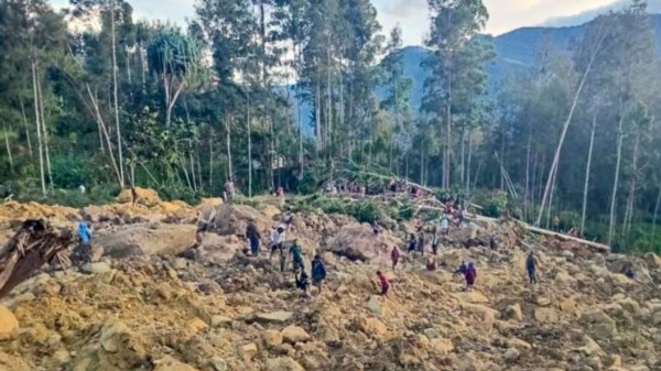 Landslide in Papua New Guinea More than 100 feared dead Landslide in Papua New Guinea More than 100 feared dead
