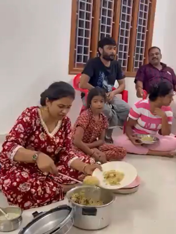 Snehan and Kanika joint family enjoyments are rare one now a days