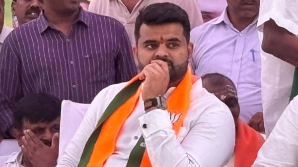 How Prajwal Revanna decide to appear before SIT today