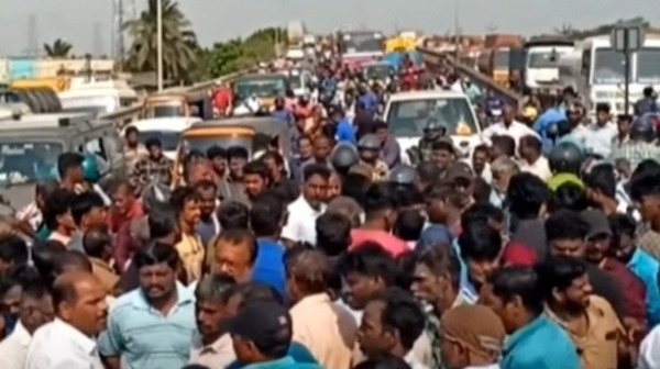 Chennai port people road roko as they dont have power from yesterday