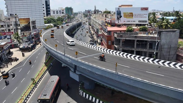 A policeman who conducted a solo vehicle check at Chennai Velachery bus stand has been suspended