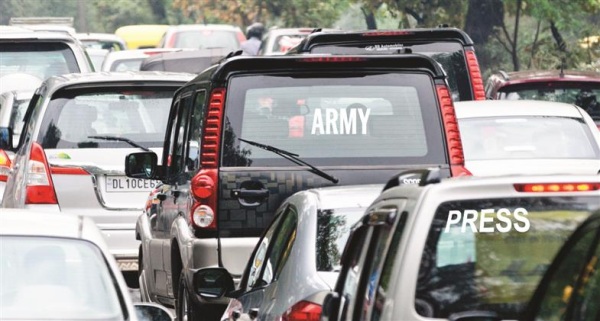 Chennai Police should not prohibit the use of stickers issued by the Bar Council