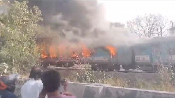 Delhi fire train
