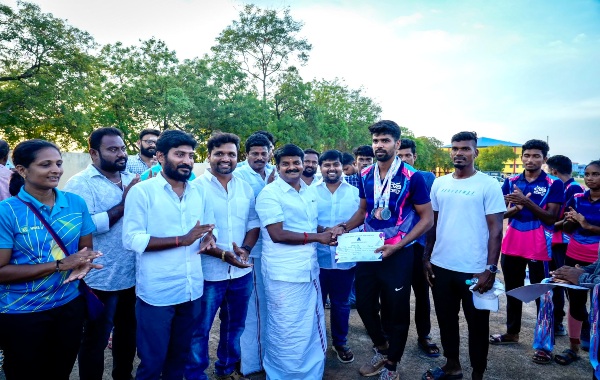 KN Nehru C Vijayabaskar AIADMK DMK Trichy